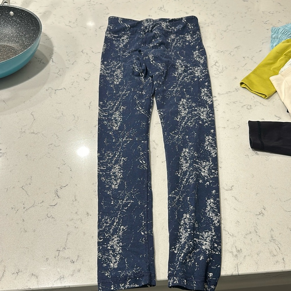 Size XS blue pattern leggings